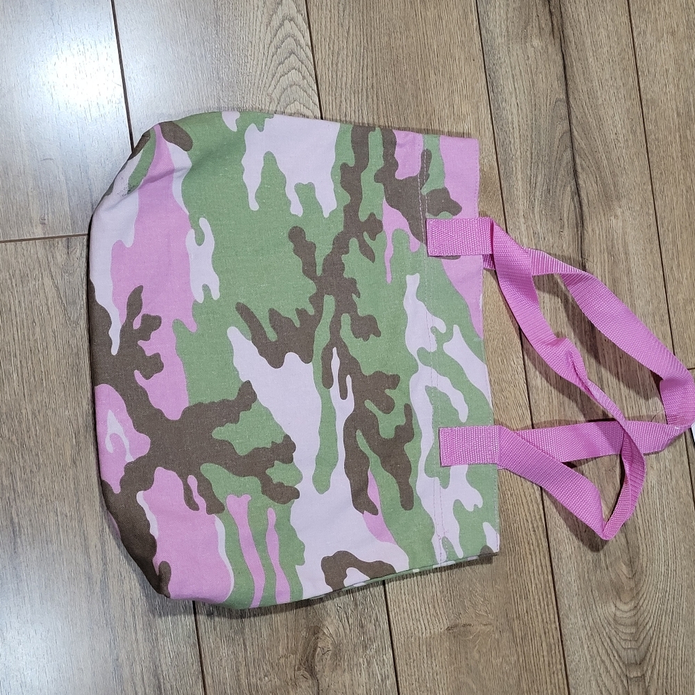 New w/ Tags Neiman Marcus Tote Bag Green and Pink Woodland Camouflage - Picture 4 of 6